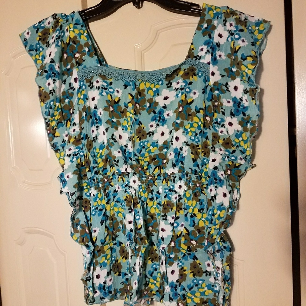 Candie's  cinched waist winged shirt